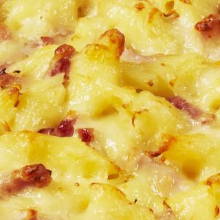Gratin de pâtes et bacon aux trois fromages